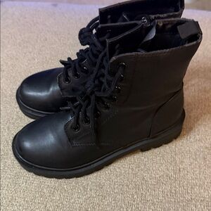 UNR8ED Black Lace-Up Women's Boots